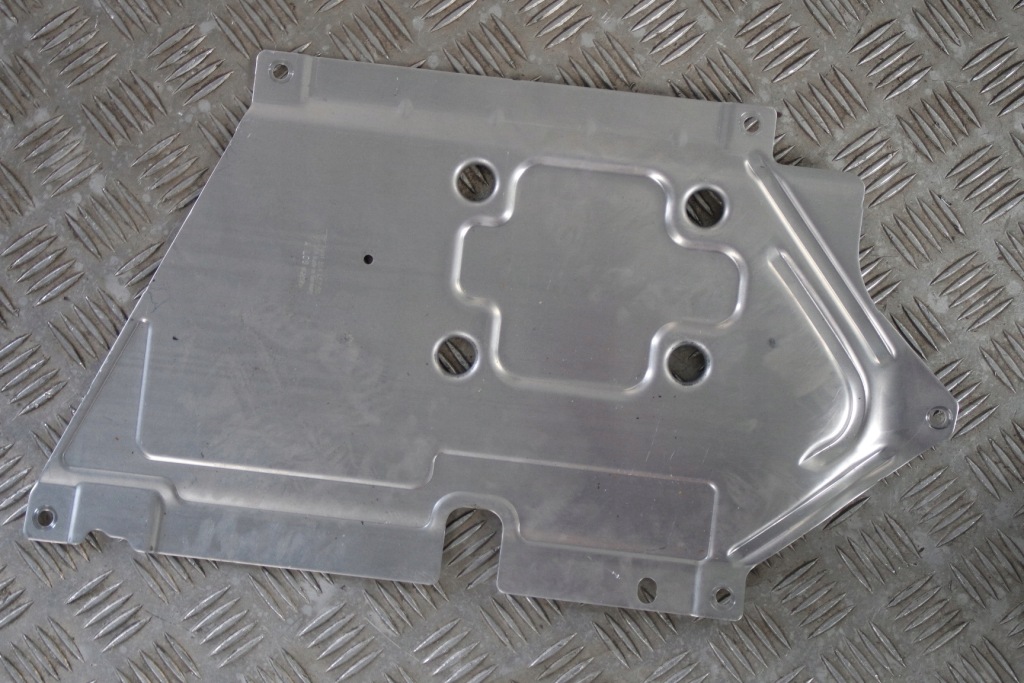 Купить Накладка подвеска porsche 991 99150485700