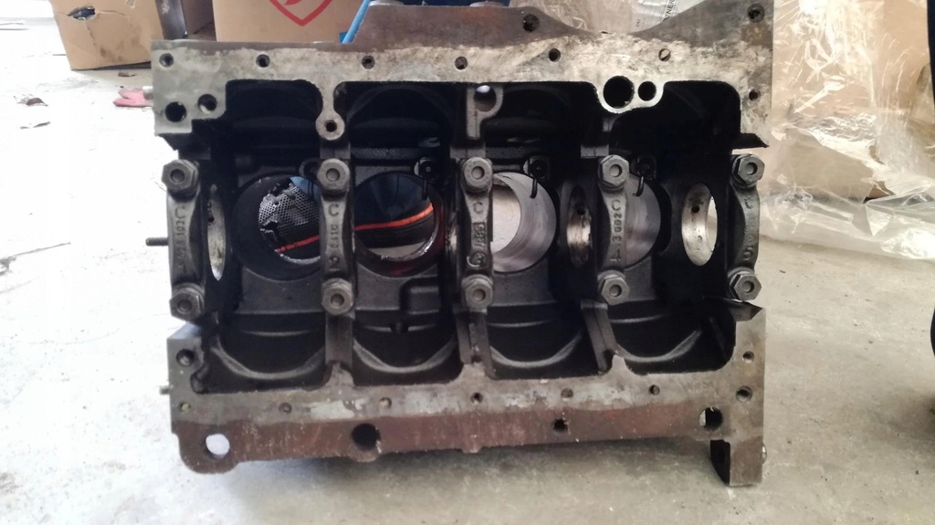 фото №8, Vw golf v 5 2.0 sdi блок двигателя bdk 038103021cf