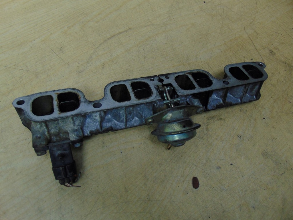 фото №11, Крышка коллектор toyota avensis t25 2.0 бензин