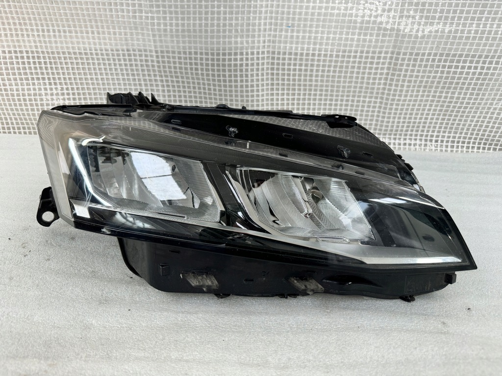 фото №1, Peugeot 308 t10 права лампа full led