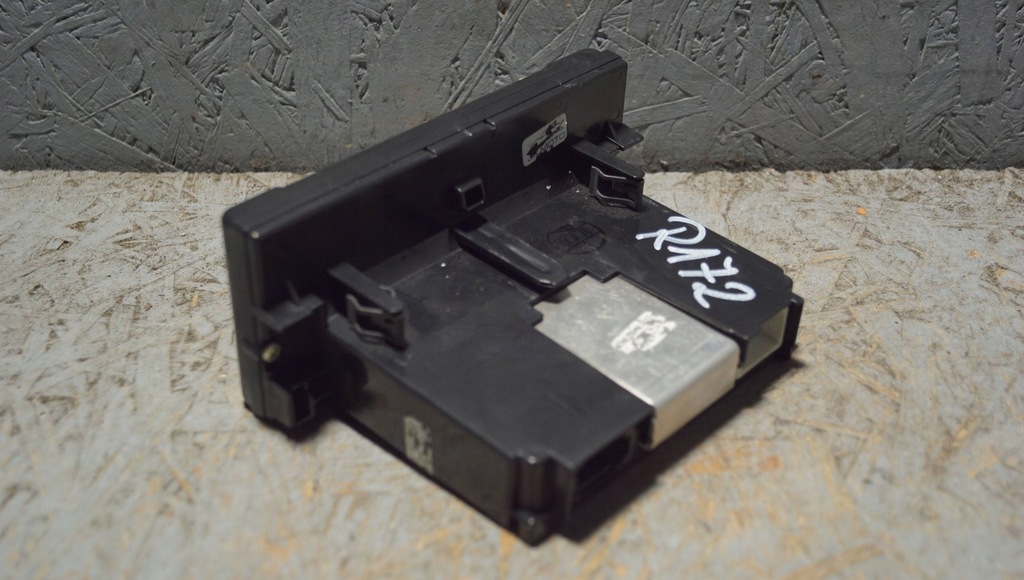 фото №4, Volvo s40 ii v50 дисплей экран радио 30797719 r172