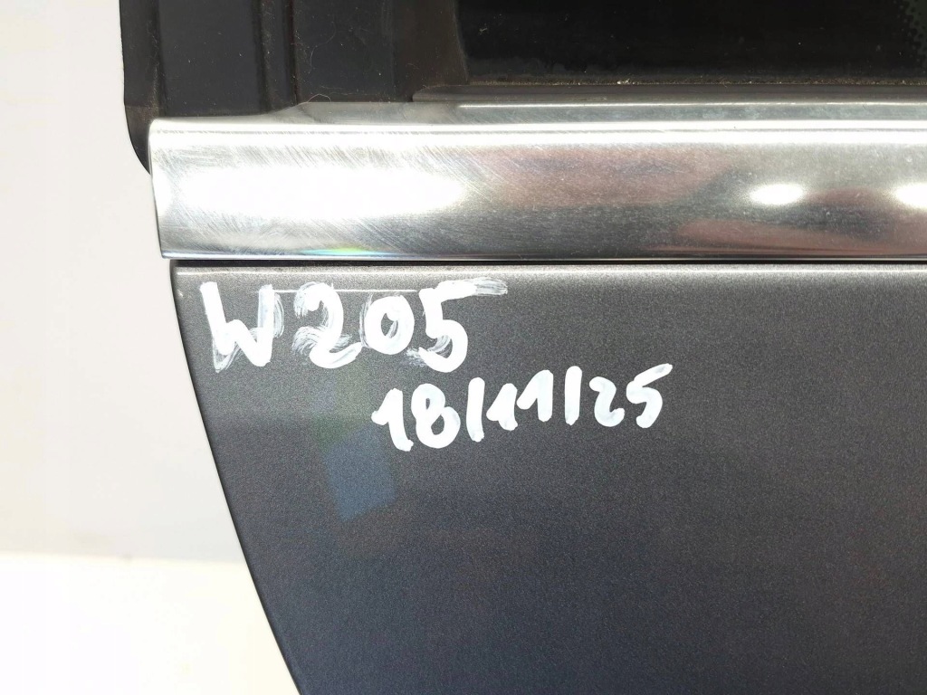 Дверь правое задние правый задний  mercedes w205 sedan 992 Доставка