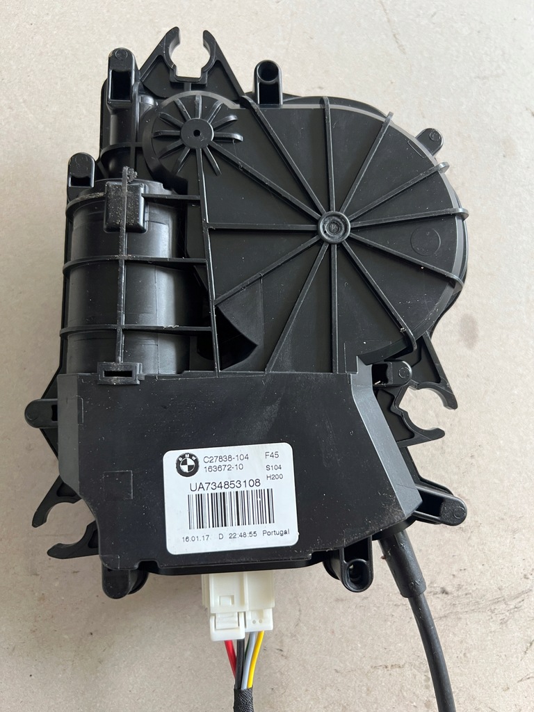 фото №7, Bmw 2 f45 f46 замок крышки багажника доводчик