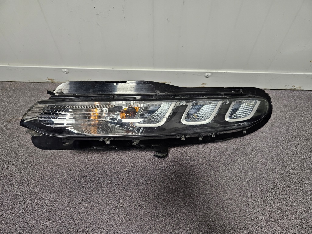 Купити Citroen c3 3 фара led drl ліва перед 9819435680-00