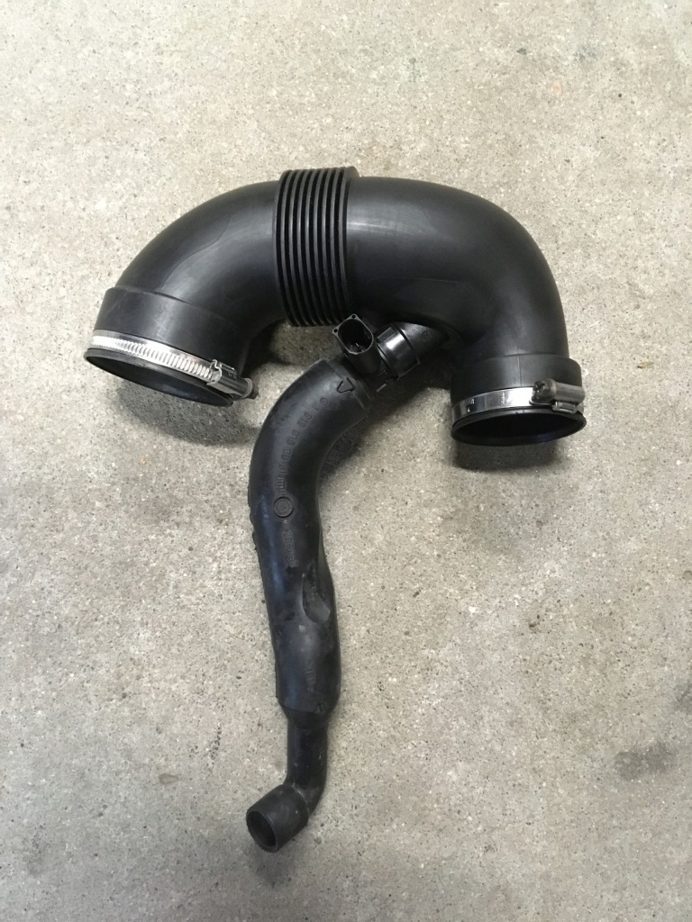 Купити Mercedes benz s203 w203 патрубок повітря