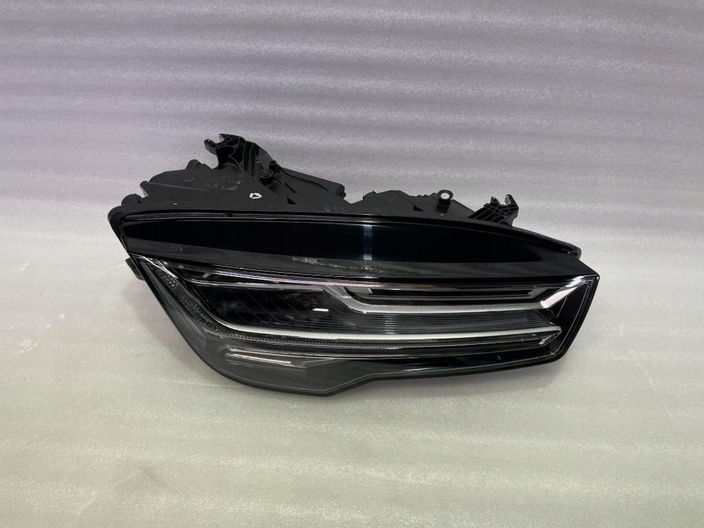 Audi a7 4g8 рестайлинг  matrix фара правый Оригинал