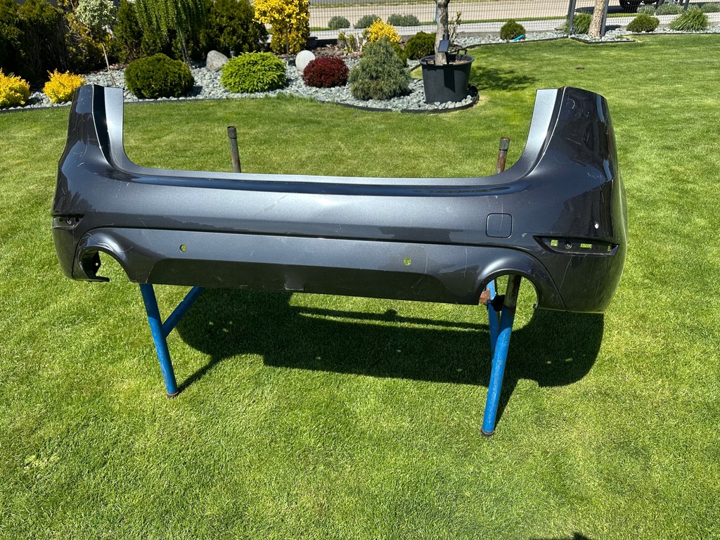 фото №1, Bmw 2 ii f46 lci lift 2018- бампер задняя 2 трубы pdcx4