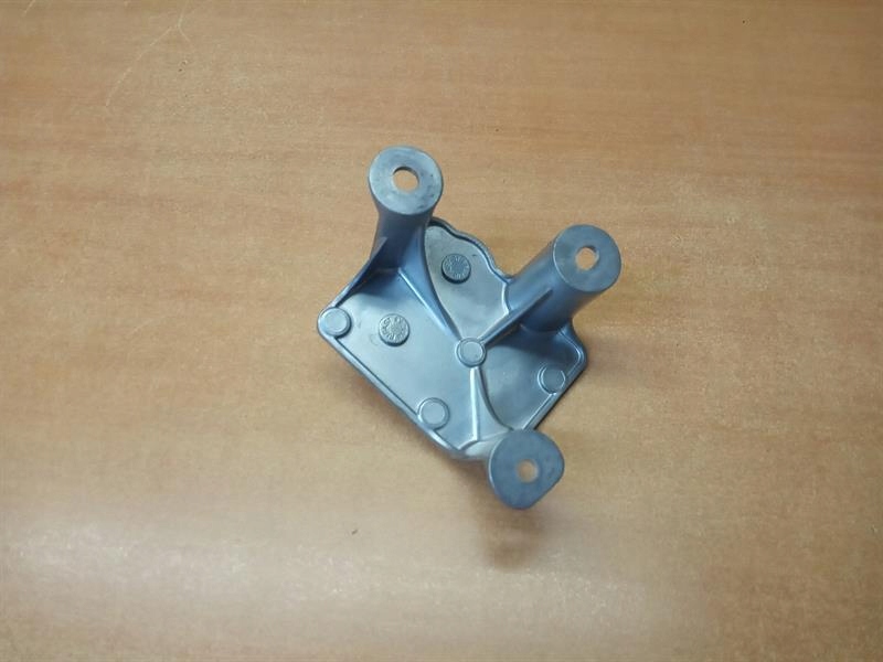 фото №1, Кронштейн mercedes sl r231 400 3.0 v6 a2316201114