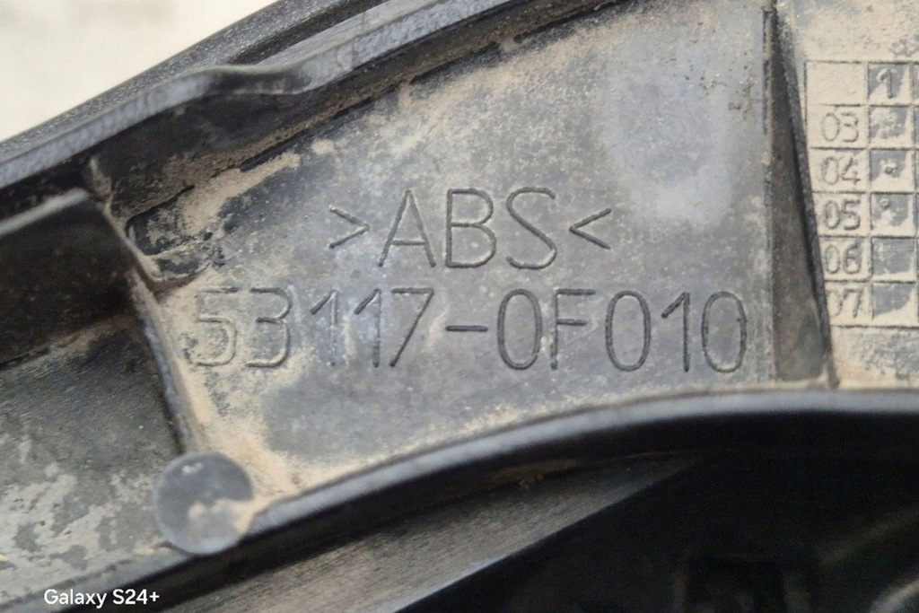 фото №12, Решётка бампера средняя toyota corolla verso _e12_ 531110f020 2.0l