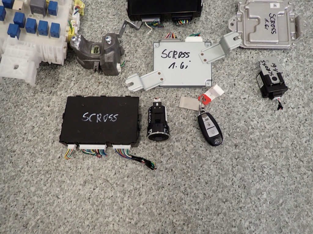 фото №9, Suzuki sx4 s-cross 1.6i 13-16 набір стартовий бортовий комп'ютер