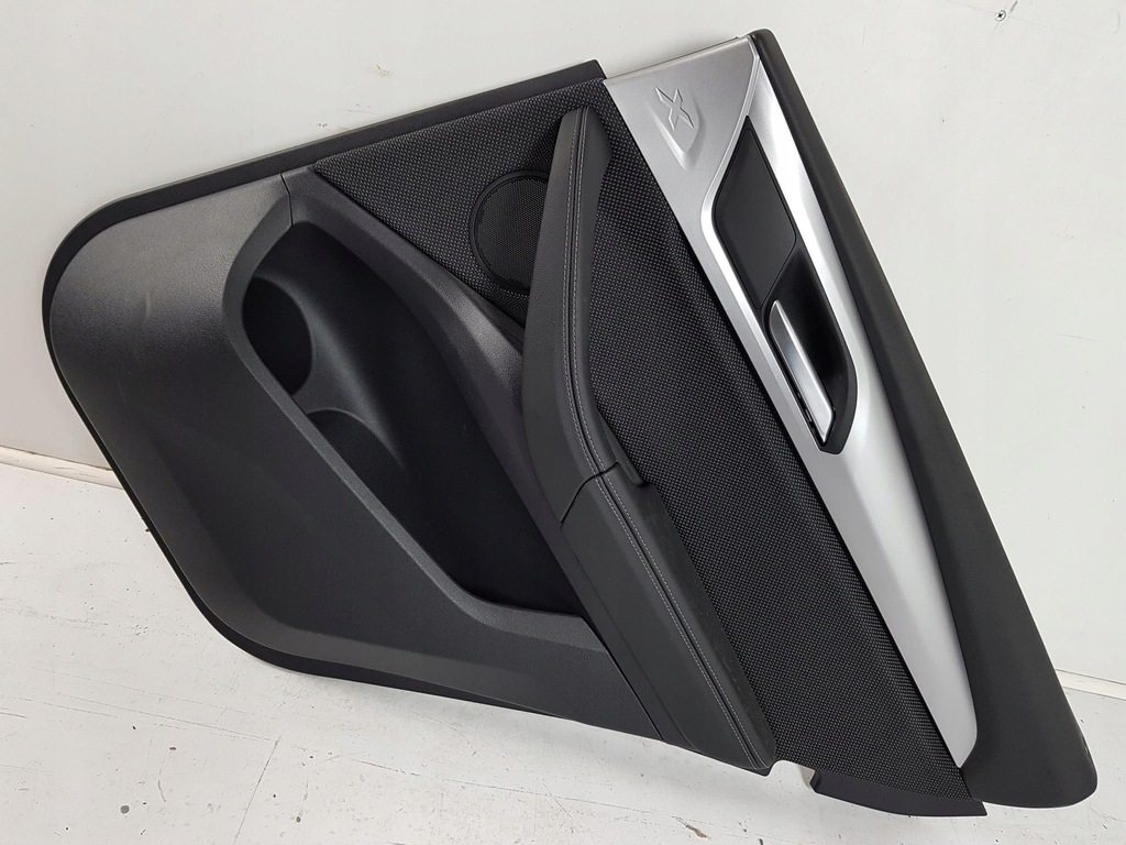 фото №1, Оббивка обшивка двері правий задня bmw x3 g01