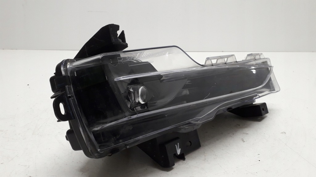 Tesla 3 протитуманна фара led drl правий 1077396-00-d Ціна