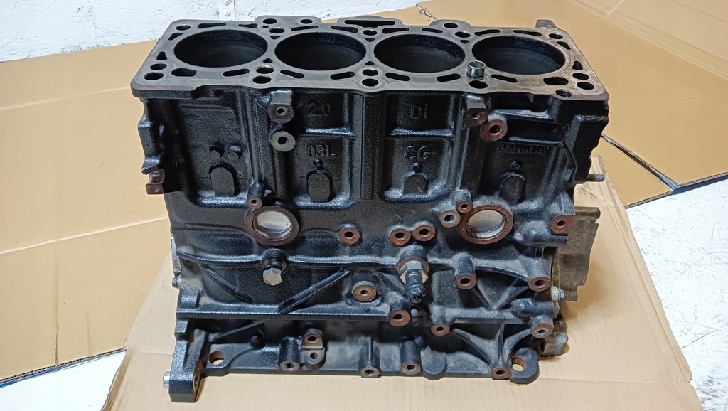 фото №11, Audi a4 b8 lift блок двигуна wał поршні вкладиші номінал 2.0tdi cjc 15r