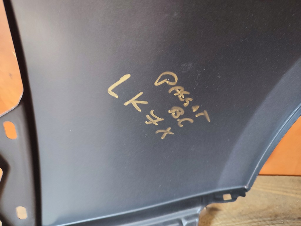 Крыло правая  перед volkswagen passat b6 lk7x с Разборки