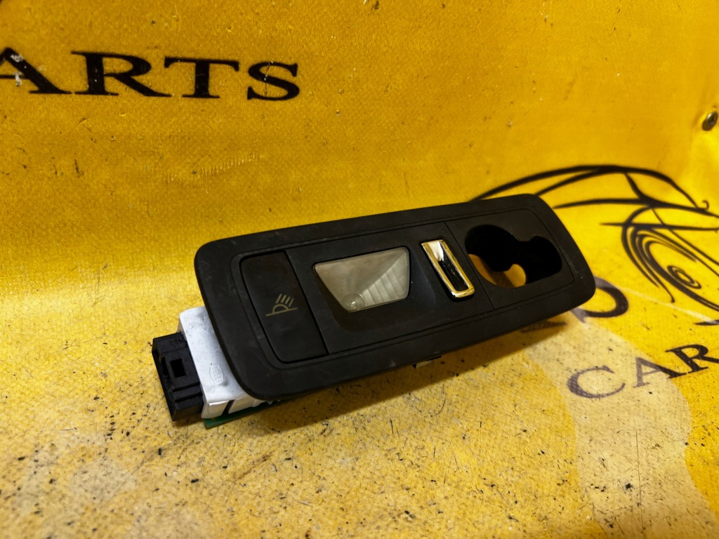 Купити Фара лампа освітлення салону кабіни задній porsche cayenne 2 7p5