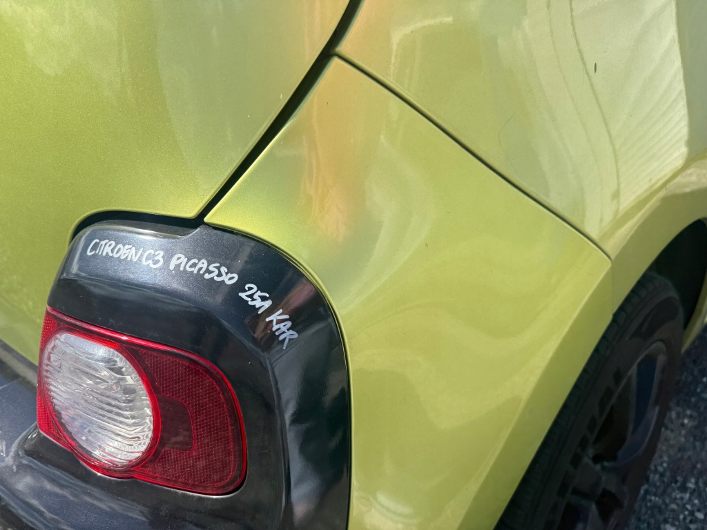 Citroen c3 picasso бампер задній задній код лакофарбового покриття karc Зі Шроту
