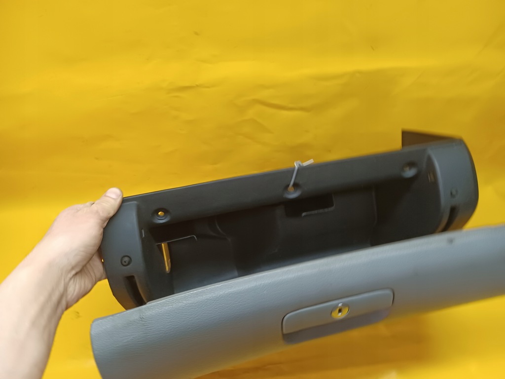 фото №14, Бардачок пассажира skoda octavia i 99-10r 1u1857097 цвет siwy .