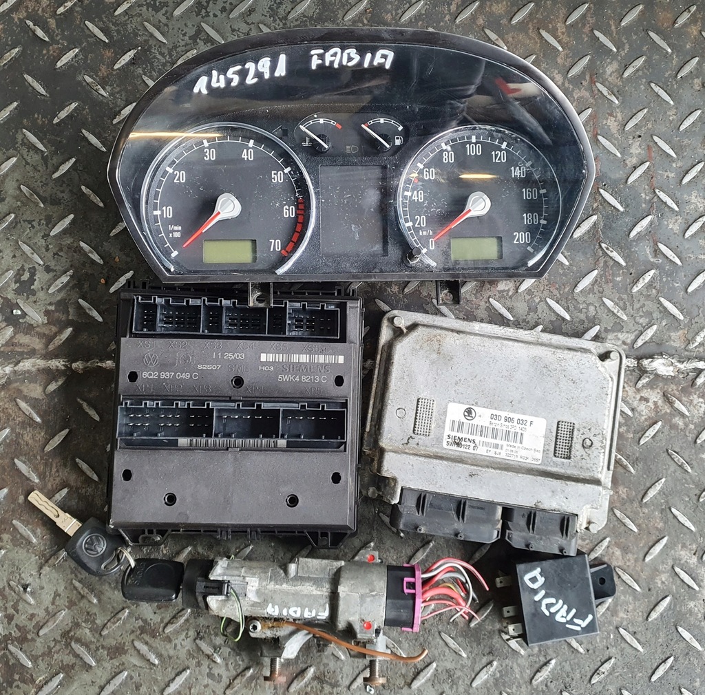 фото №1, Набор стартовый skoda fabia i 1.2 03d906032f