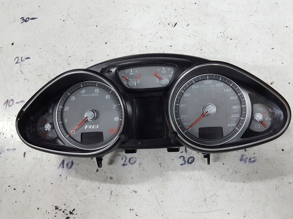 фото №1, Audi r8 420 06r- 4.2 tfsi счетчик anglik
