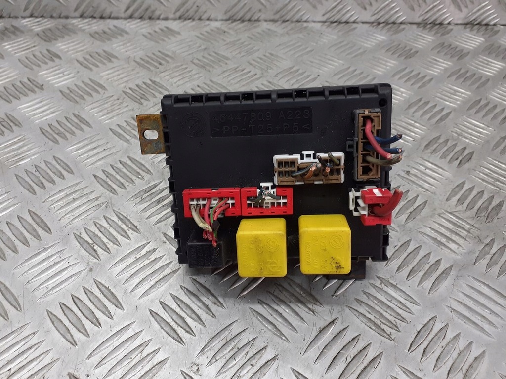 фото №3, Коробка предохранителей alfa romeo 156 46447809