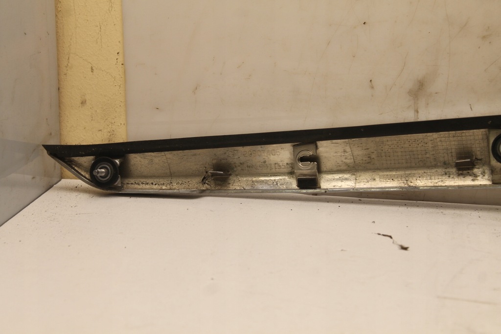 фото №8, Opel zafira iii c 11r- накладка крышки багажника задняя