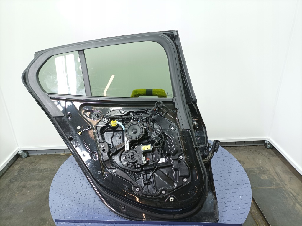 фото №13, Bmw 1 f40 дверь задняя левая 475 black sapphire