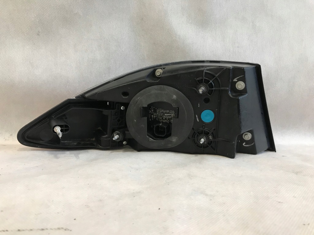 Tesla model s фара задняя правый  led европа + крышка Доставка