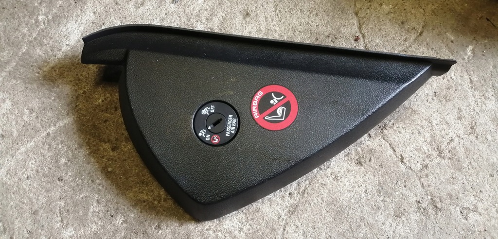 фото №1, Opel insignia a защита консоли правая 1327527