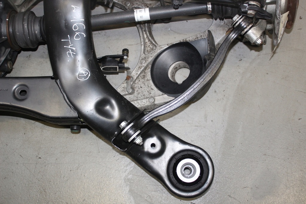 фото №9, Mercedes ml w166 подрамник задний подрамник подрамник 4-matic дифференциал приводной вал