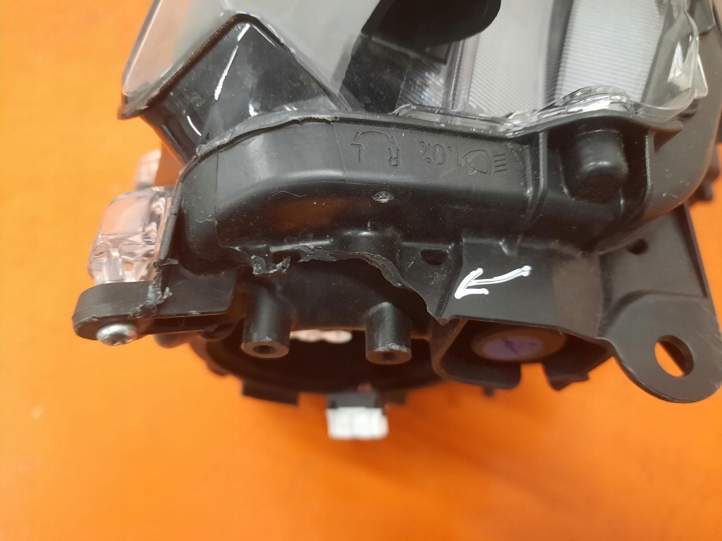 фото №5, Lexus lbx 23- фара левый перед лампа передняя