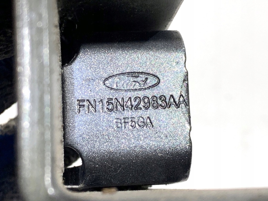 Петля крышки задняя комплект ford ecosport suv magnetic в Украине