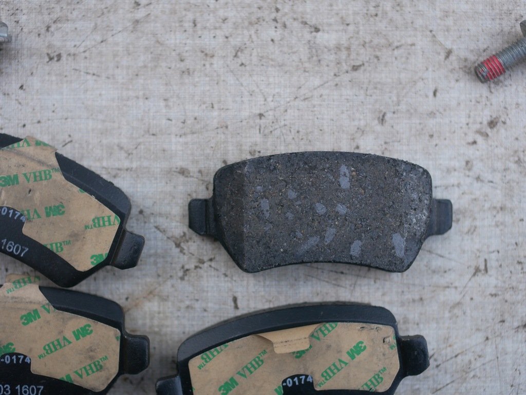 фото №8, Opel corsa e набор тормозные диски с колодки перед вентилируемые 93186417 оригинальный номер