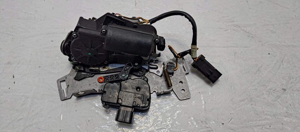 фото №1, Chrysler grand voyager замок двері правий задня