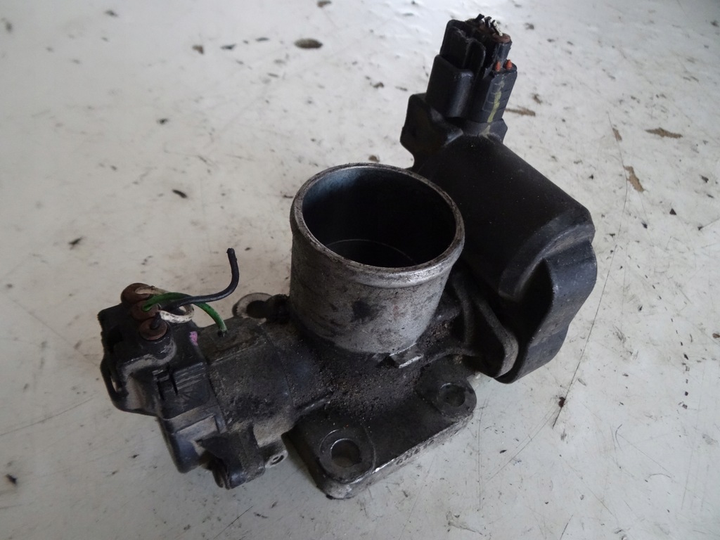 фото №1, Дроссельная заслонка toyota avensis t25 2.2 192300-2010