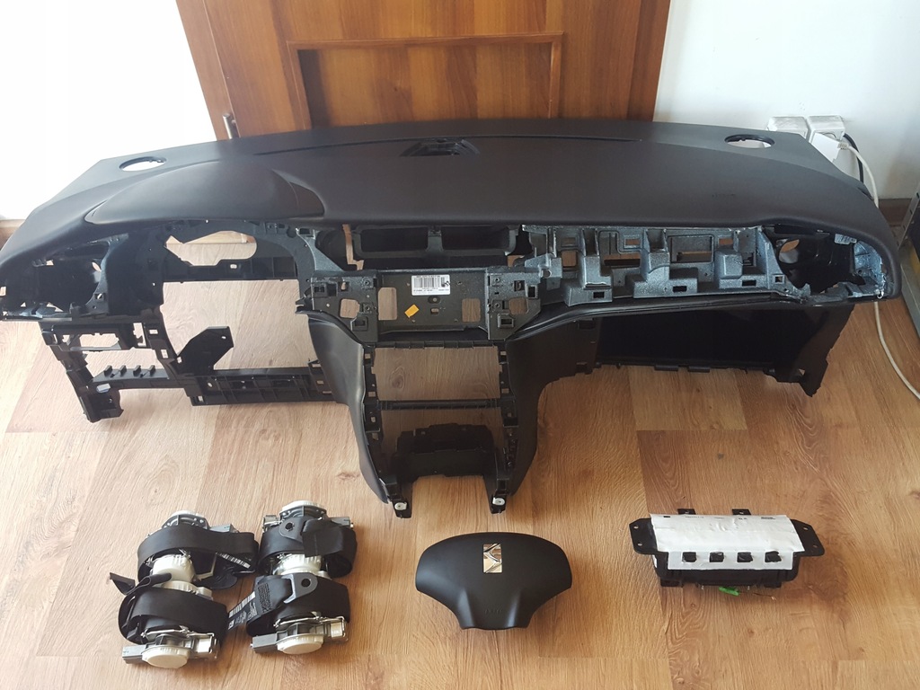 фото №5, Citroen ds3 консоль приборная панель приборная панель 2подушка безопасности 2ремни