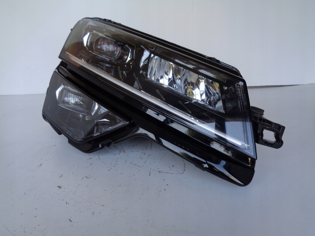 фото №1, Лампа правая фара skoda karoq 57a 17- full led