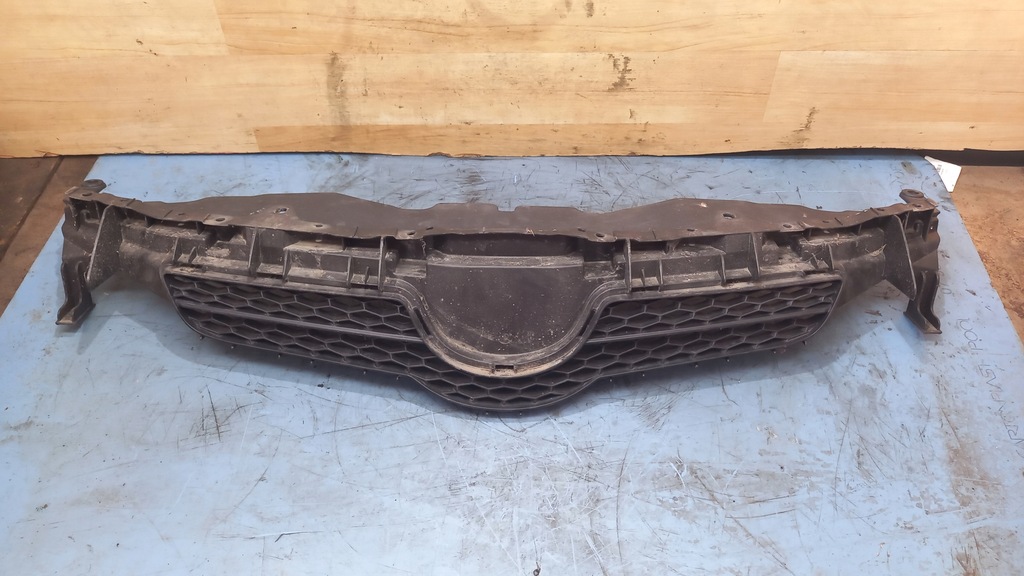 фото №1, Решётка радиатора решётка радиатора toyota auris i 06-13r