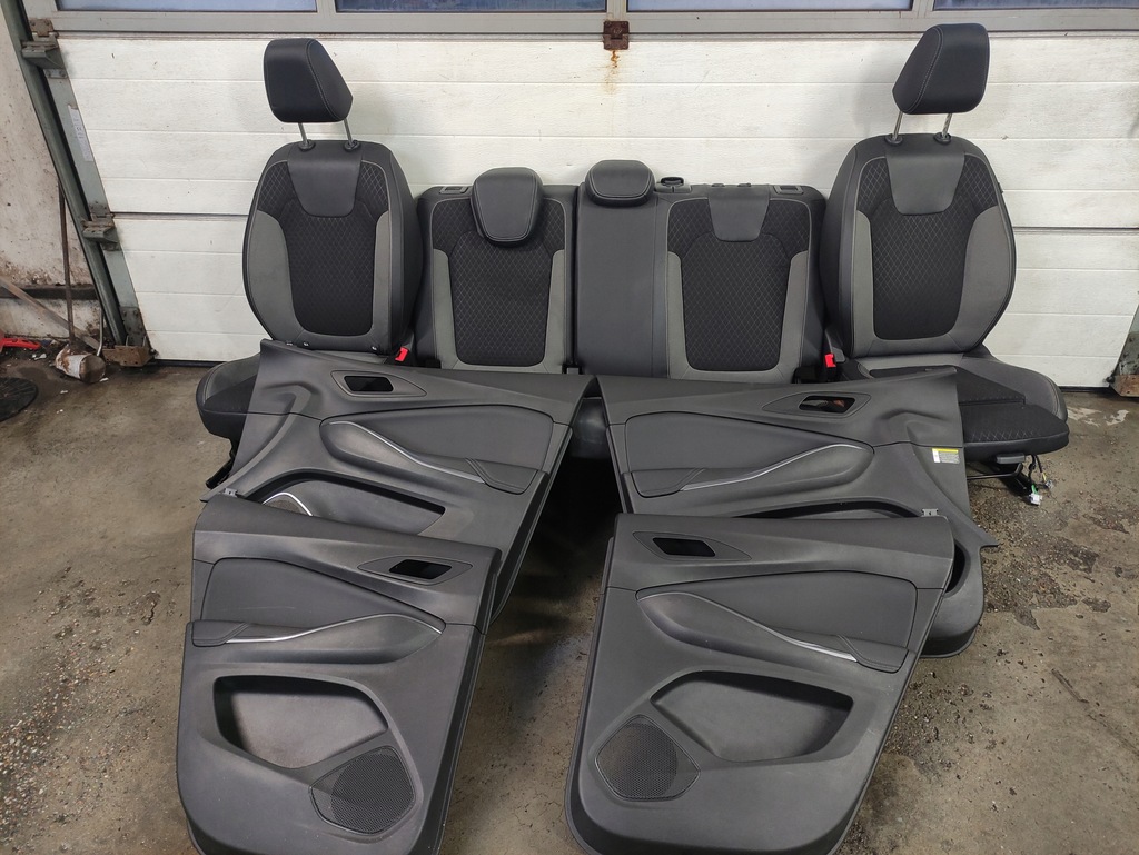 фото №1, Opel grandland x заднее сиденье обивка