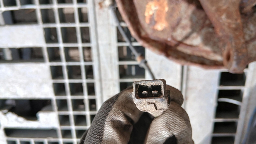 фото №7, Поворотний кулак права перед volvo v40 s40