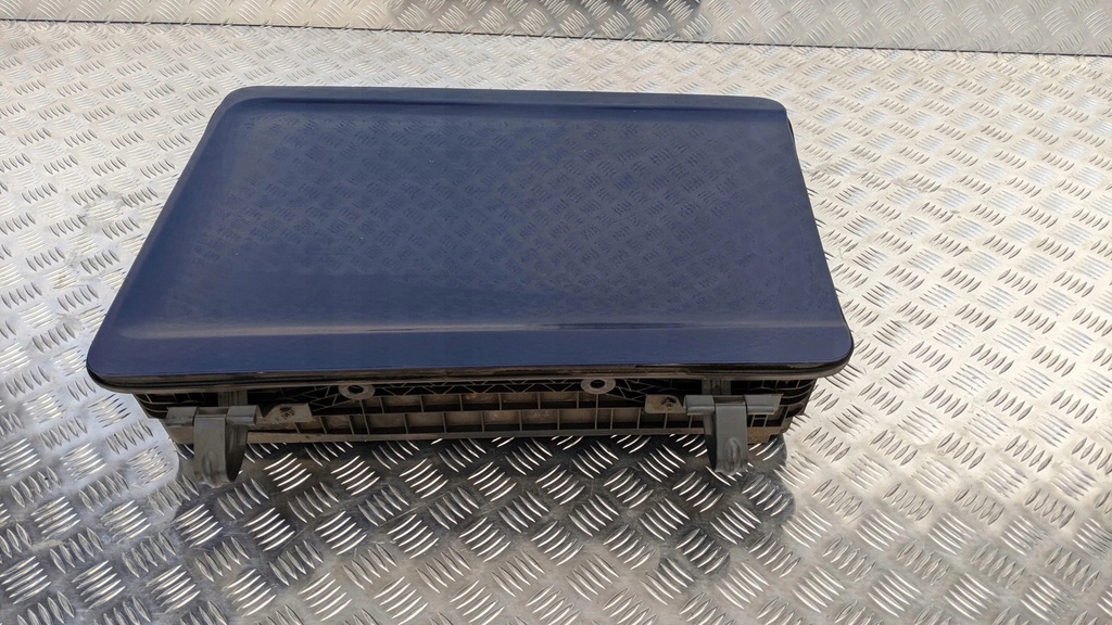 фото №2, Крышка багажника бардачка кабины scania r левая сторона