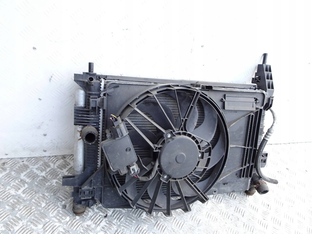 Радіатор води + вентилятор ford focus mk3 1,6 tdci Зі Шроту