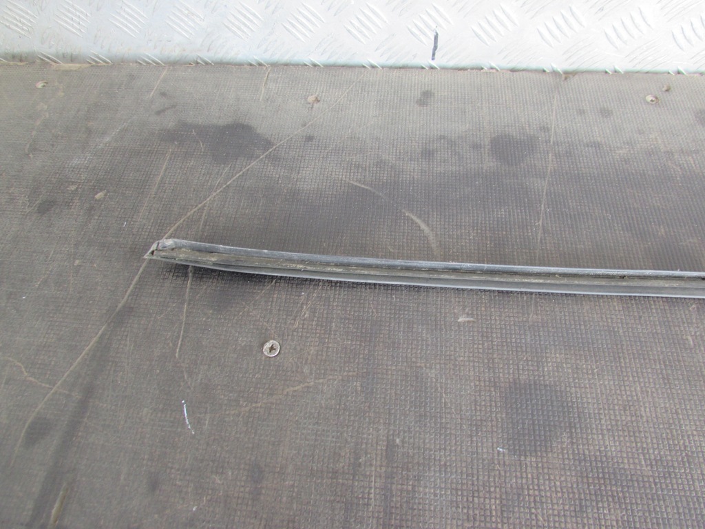 фото №7, Молдинг скло лобове audi a4 b6 00-04r