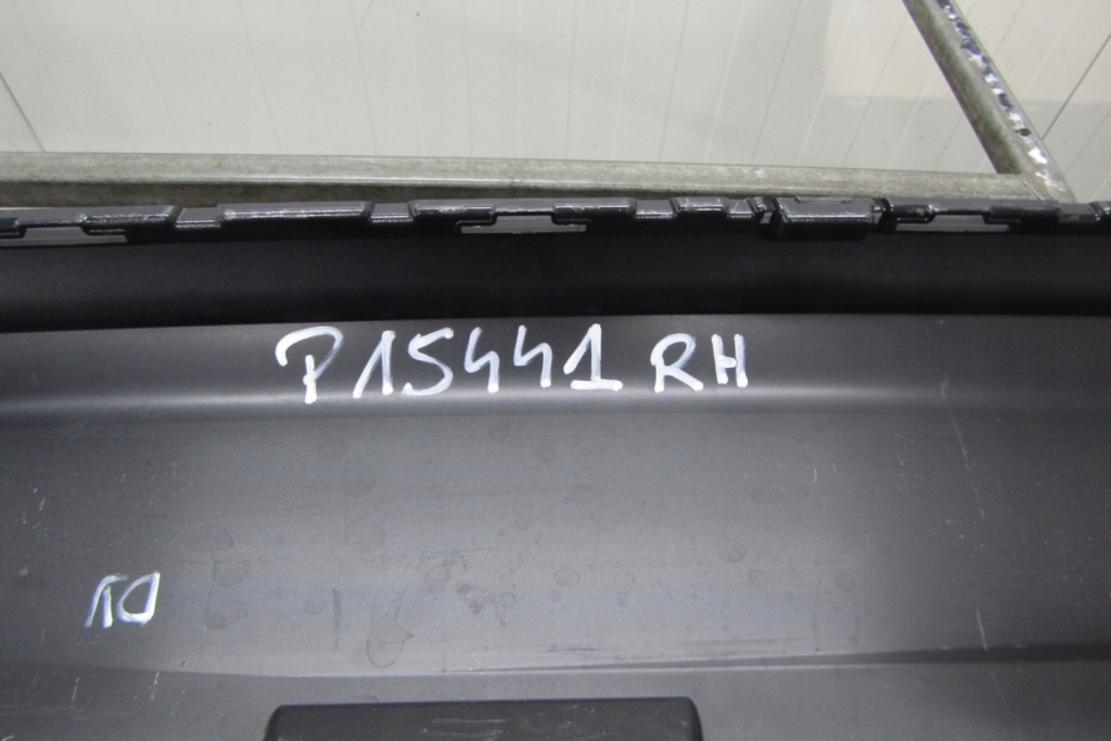 Накладка поріг права bmw x6 g06 m набір 19- поріг Ціна