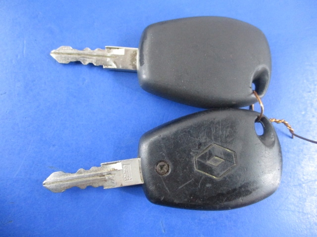 фото №4, Dacia sandero i 1.6 замок зажигания 2ключи кабели иммобилайзер