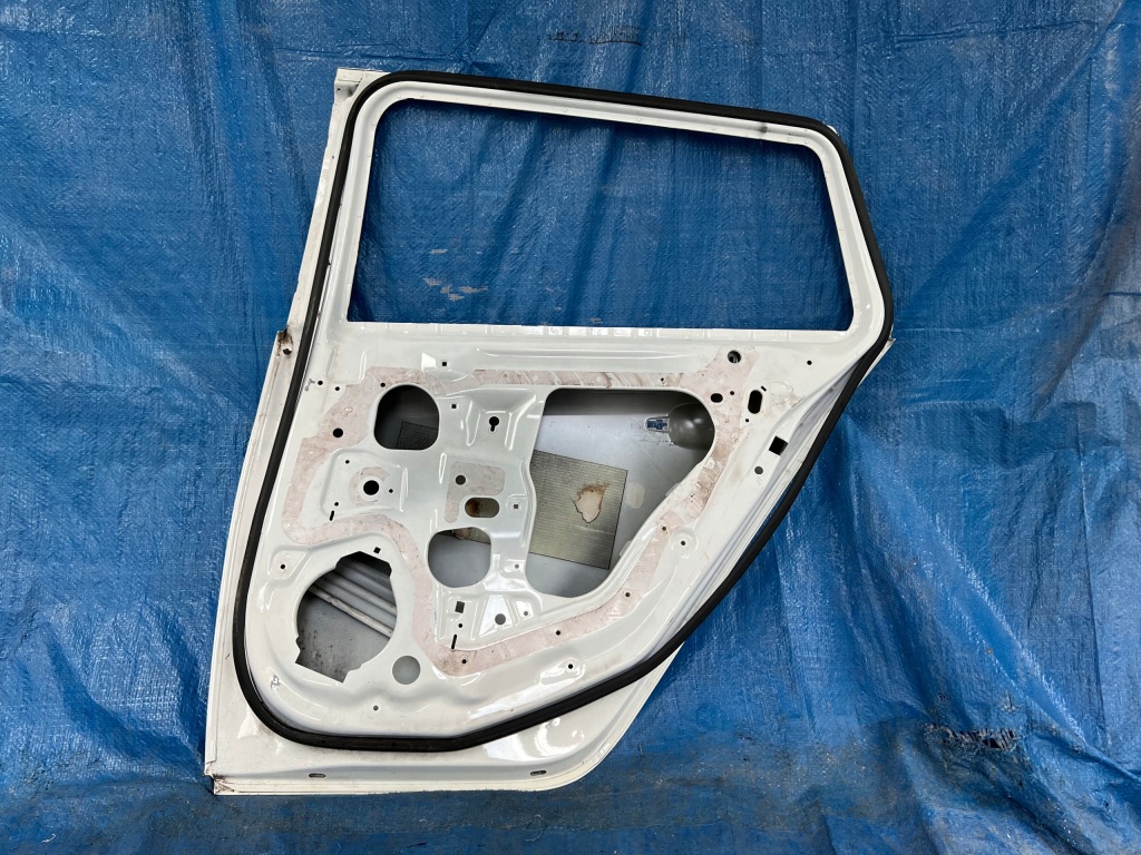 фото №4, Opel insignia a kombi правое задние дверь