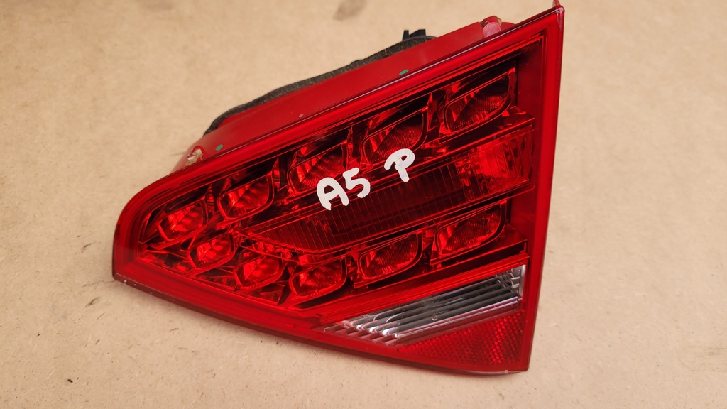 фото №1, Audi a5 8t sportback лампа led правый задняя 8t0945094