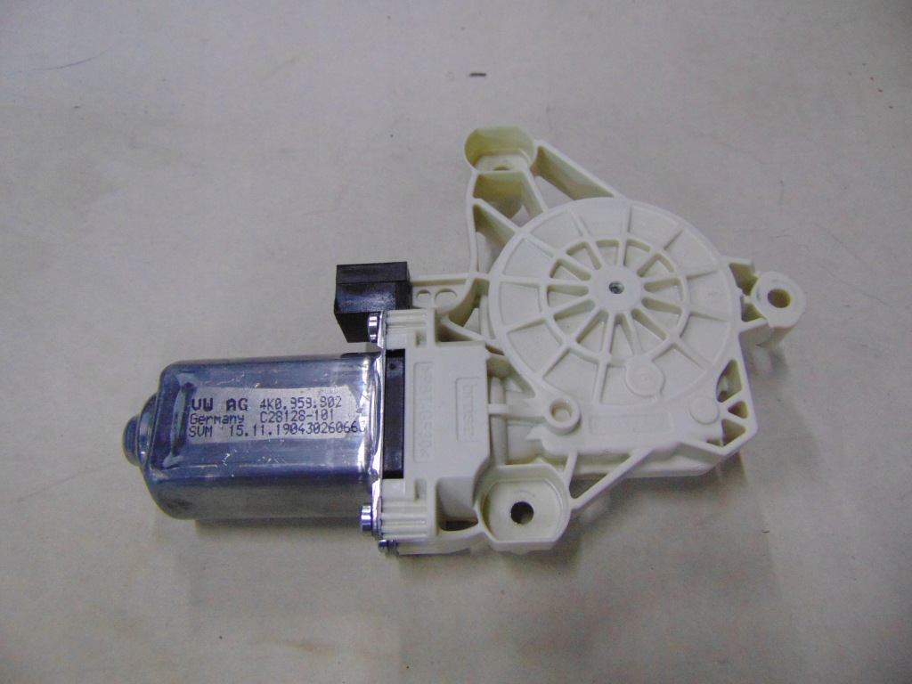 Купить Vw passat b8 моторчик стекло перед 4k0959802