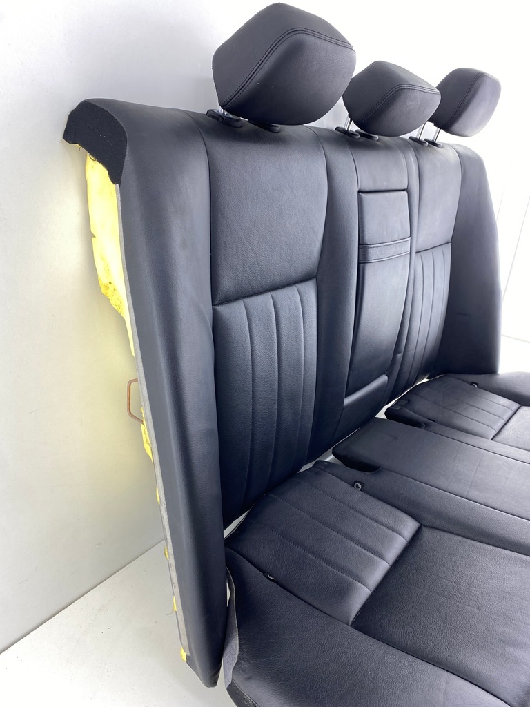 фото №13, Заднее сиденье задняя спинка подголовники ремни mercedes-benz w204 sedan - комплект