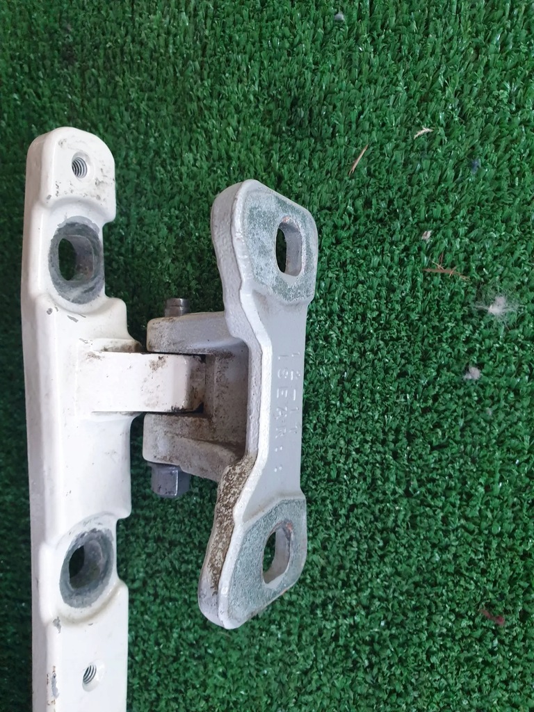 фото №3, Mini clubman r55 петля дверь задний 14187910