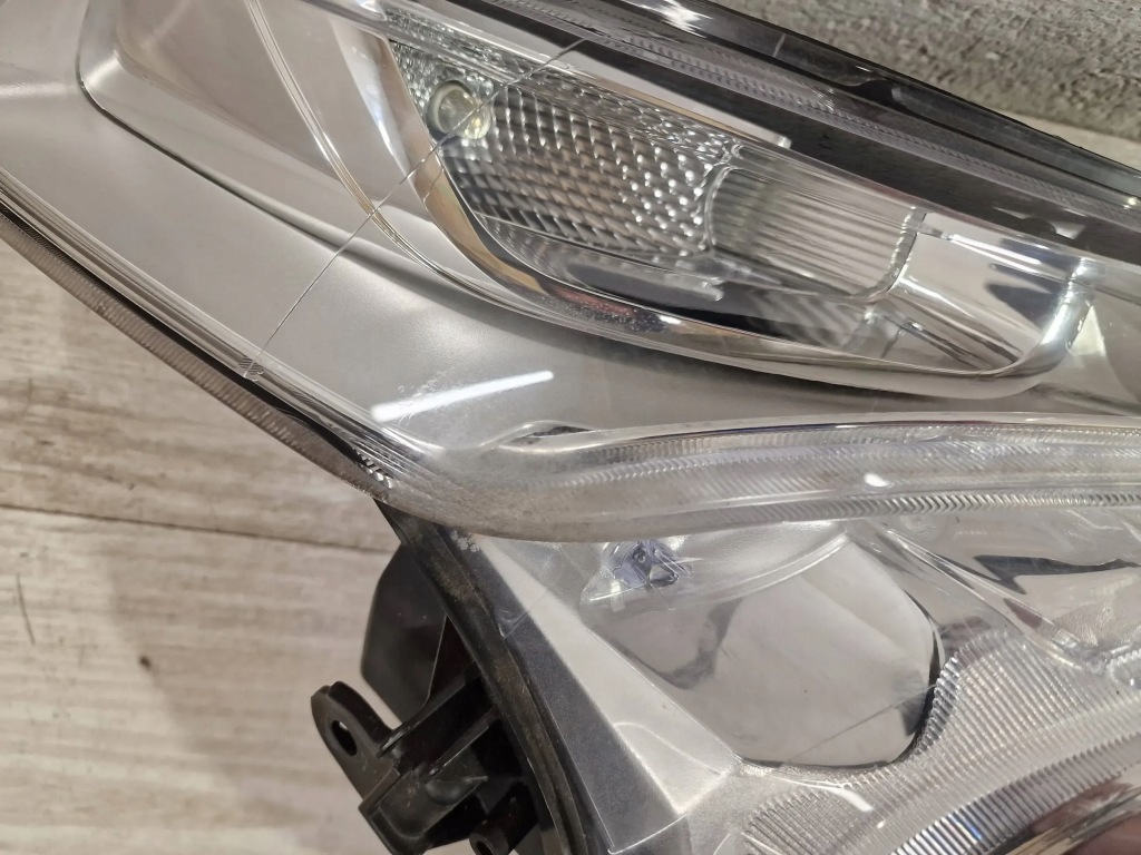 фото №2, Лампа права фара citroen c1 14-